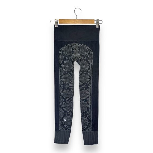 Lululemon Women's Ebb To Street Pant Size 2 Gray Woven Snake W5J77S Seamless - Picture 1 of 10